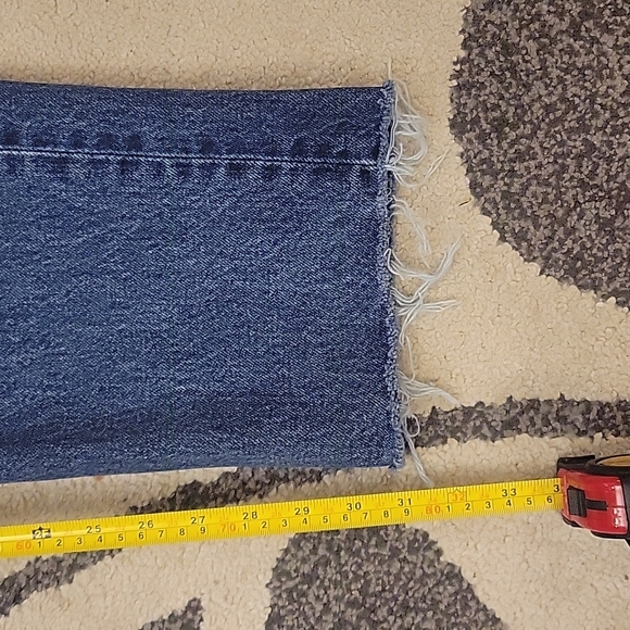 Levi's 550 Relax Fit Taper Raw Hem Size 31×31 - Picture 2 of 9